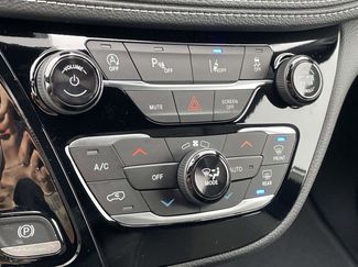 New 2026 Chrysler Pacifica Select video 3