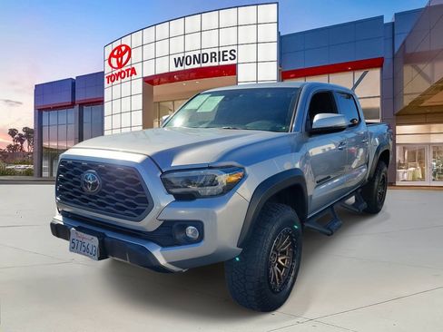 Used 2022 Toyota Tacoma TRD Off-Road image 2