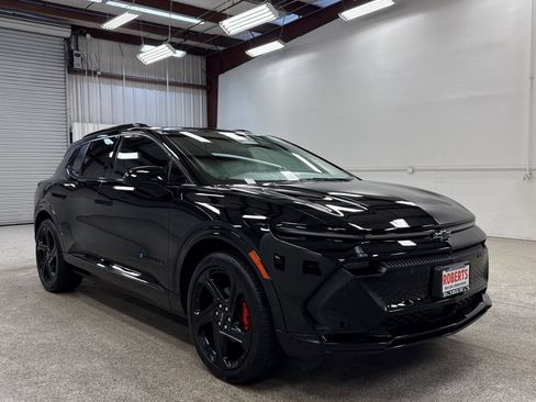 Used 2024 Chevrolet Equinox EV RS image 23