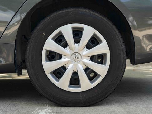 Used 2013 Toyota Corolla L FWD image 15