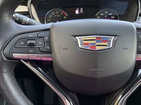 Used 2023 Cadillac XT6 Premium Luxury image 15