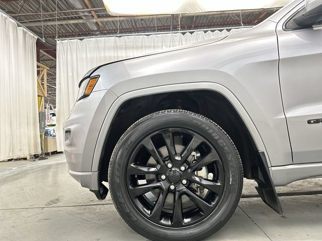 Used 2021 Jeep Grand Cherokee Laredo X AWD/4WD image 21