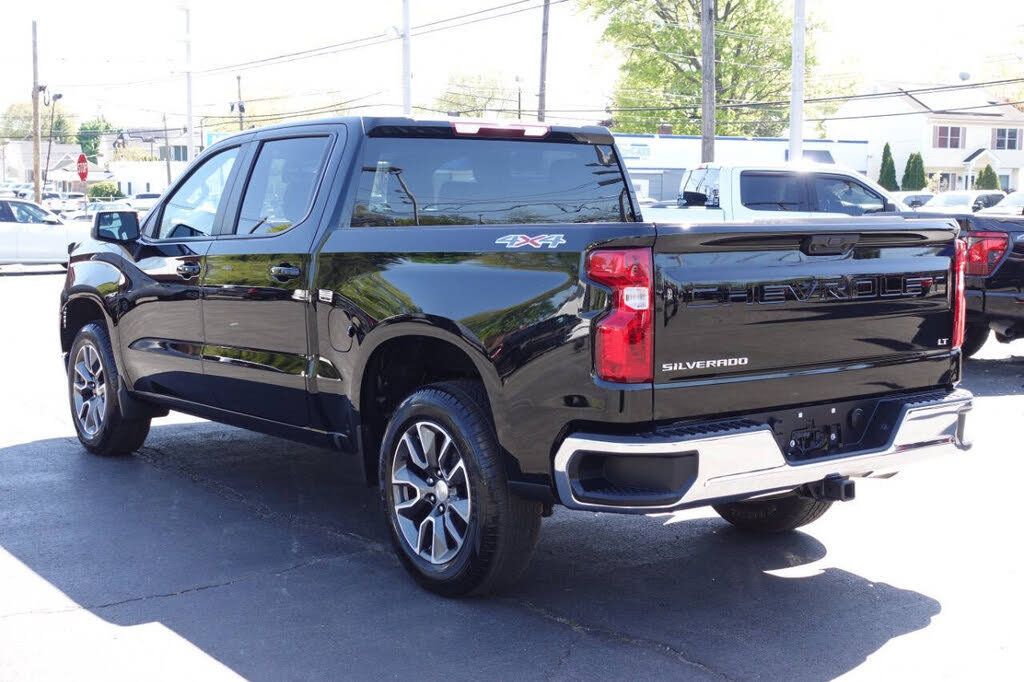 Used 2023 Chevrolet Silverado 1500 LT AWD/4WD image 3