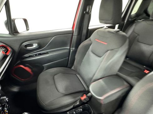Used 2023 Jeep Renegade Trailhawk AWD/4WD image 13