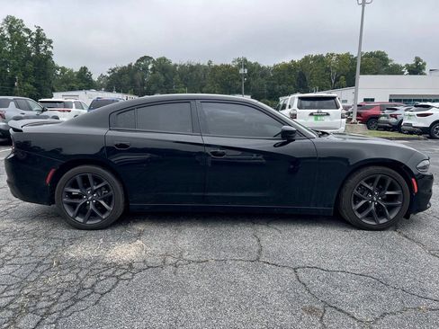 Used 2020 Dodge Charger SXT w/ Blacktop Package RWD image 2