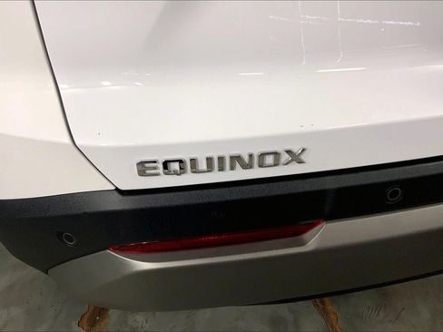 Used 2026 Chevrolet Equinox LT FWD image 8