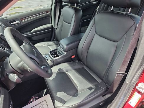 Used 2022 Chrysler 300 Touring L w/ Comfort Group image 16