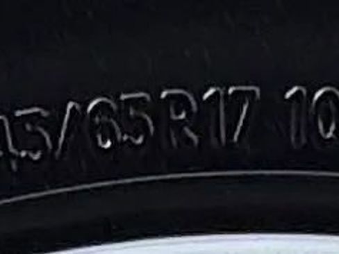 Used 2010 Toyota Highlander SE image 32