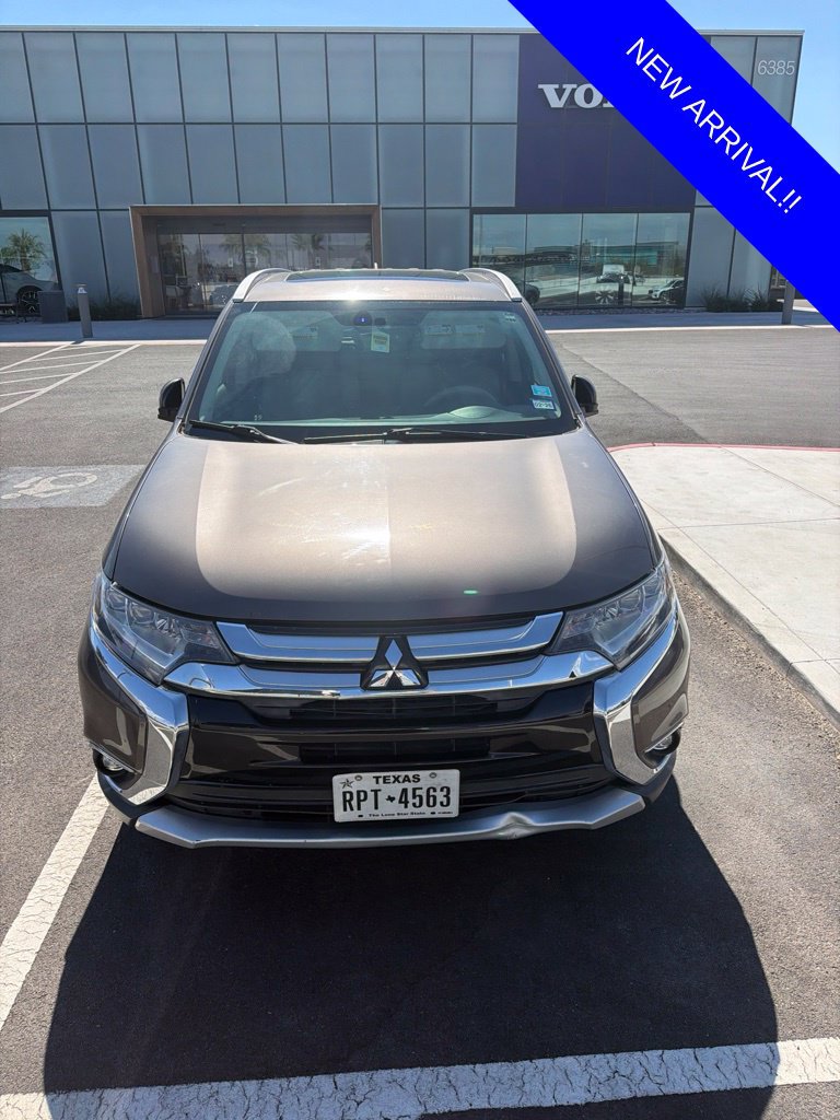 Used 2018 Mitsubishi Outlander SEL FWD image 2