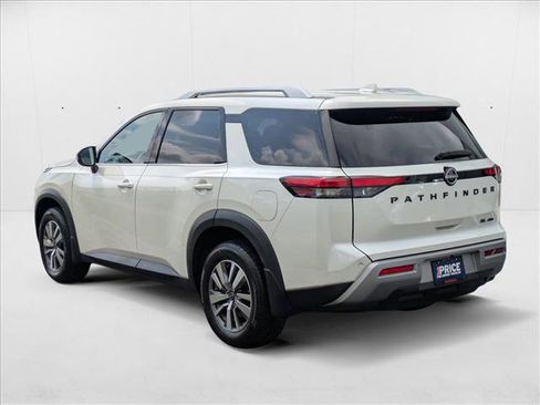 Used 2023 Nissan Pathfinder SL w/ Lighting Package (N92) image 8