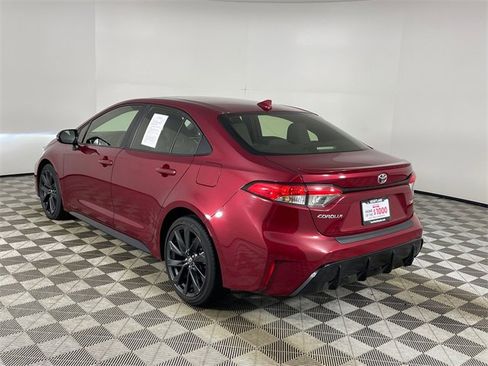 Used 2023 Toyota Corolla SE w/ SE Premium Package image 21