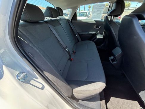 Used 2025 Kia K4 FWD image 38