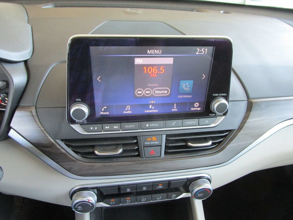 Used 2025 Nissan Altima 2.5 SV FWD image 29