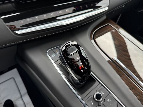 Used 2024 Cadillac Escalade Premium Luxury Platinum image 37