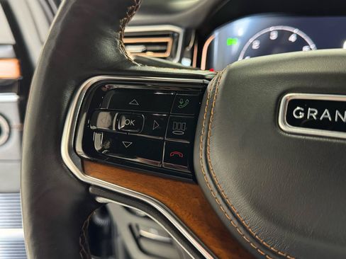 Used 2022 Jeep Grand Wagoneer Series III AWD/4WD image 65
