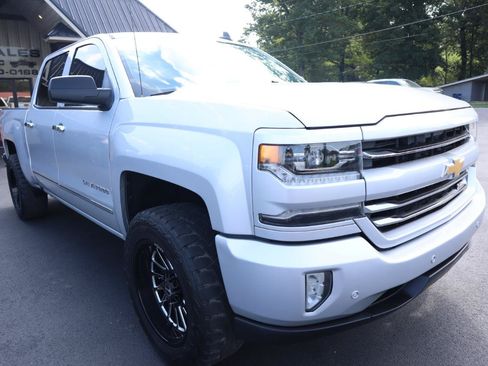 Used 2017 Chevrolet Silverado 1500 LTZ Z71 w/ LTZ Plus Package AWD/4WD image 3
