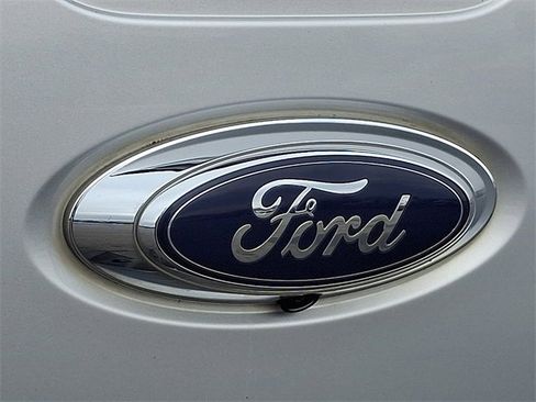 Used 2015 Ford F250 Lariat w/ Lariat Ultimate Package image 30