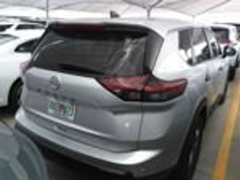 Used 2024 Nissan Rogue S FWD image 12