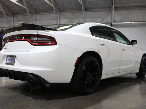 Used 2022 Dodge Charger SXT RWD image 11