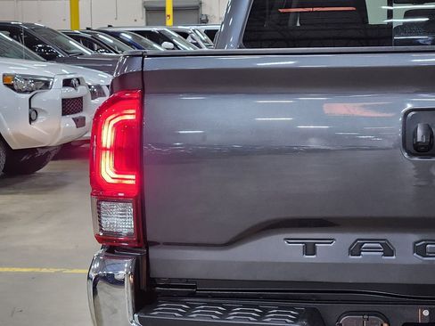 Used 2022 Toyota Tacoma SR5 image 20