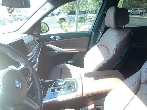Certified 2025 BMW X5 xDrive40i w/ Executive Package AWD/4WD image 15