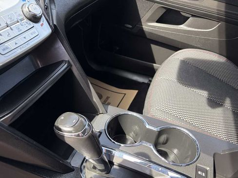 Used 2017 Chevrolet Equinox LT image 15