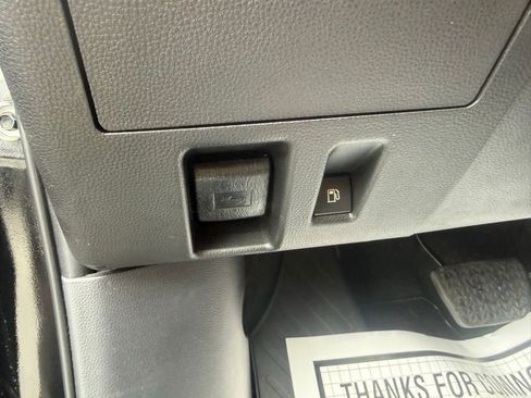 Used 2025 Toyota Highlander Platinum AWD/4WD image 18