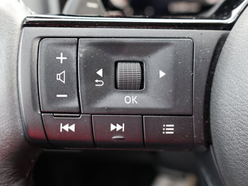 Used 2021 Nissan Rogue Platinum AWD/4WD image 27