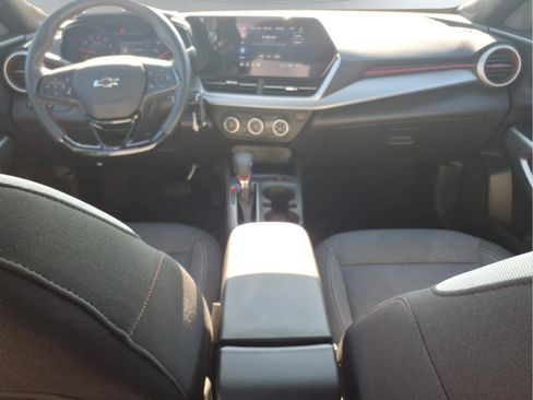 Used 2024 Chevrolet Trax RS w/ Sunroof Package FWD image 14
