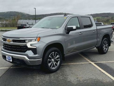 Used 2023 Chevrolet Silverado 1500 LT AWD/4WD image 4