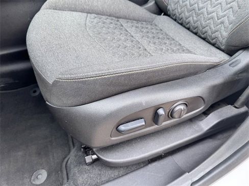 Used 2024 Chevrolet Equinox LT image 21