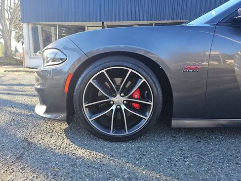 Used 2015 Dodge Charger R/T Scat Pack w/ Beats Audio Group image 26