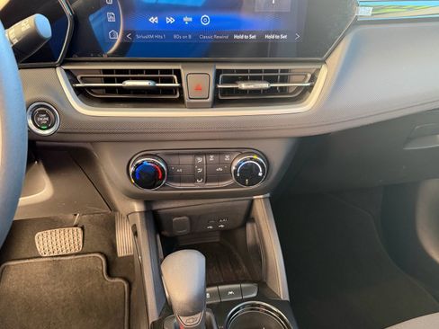 Used 2024 Chevrolet TrailBlazer LS w/ LS Convenience Package image 12