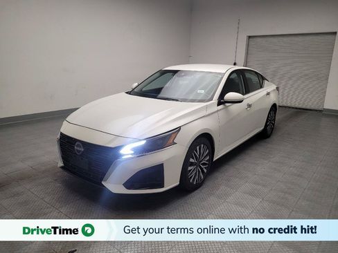 Used 2023 Nissan Altima 2.5 SV FWD image 1