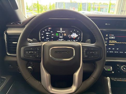 Used 2026 GMC Sierra 1500 Denali w/ Denali Reserve Package AWD/4WD image 10