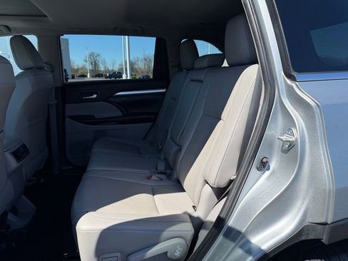 Certified 2019 Toyota Highlander XLE image 15