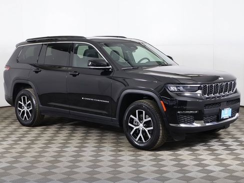 Used 2024 Jeep Grand Cherokee L Limited w/ Luxury Tech Group II image 2