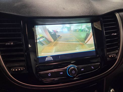 Used 2018 Chevrolet Trax LT w/ Sun & Sound Package image 32