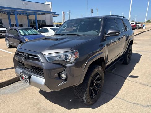 Used 2021 Toyota 4Runner TRD Off-Road Premium w/ Moonroof Package AWD/4WD image 3