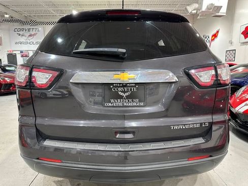 Used 2013 Chevrolet Traverse LS FWD image 8