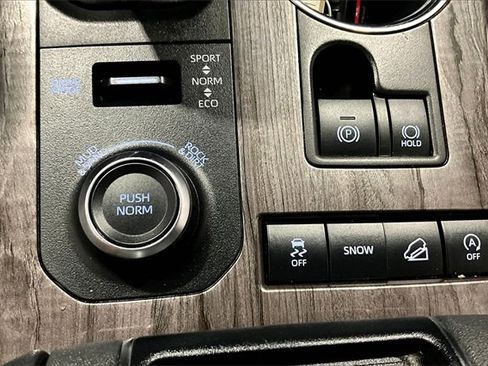 Used 2020 Toyota Highlander Limited image 16