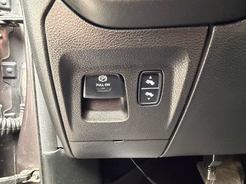 Used 2019 RAM 1500 Limited w/ Body Color Bumper Group image 17