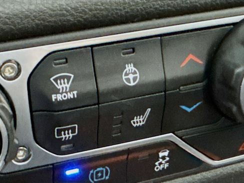 Used 2024 Jeep Wrangler Unlimited AWD/4WD image 3