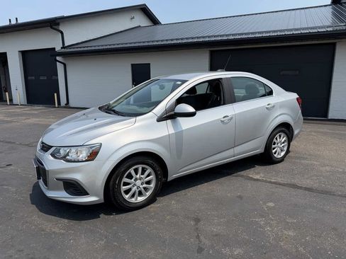 Used 2017 Chevrolet Sonic LT w/ Convenience Package FWD image 2