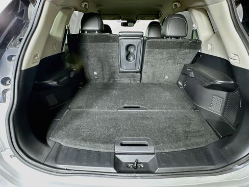 Used 2019 Nissan Rogue SL FWD image 27