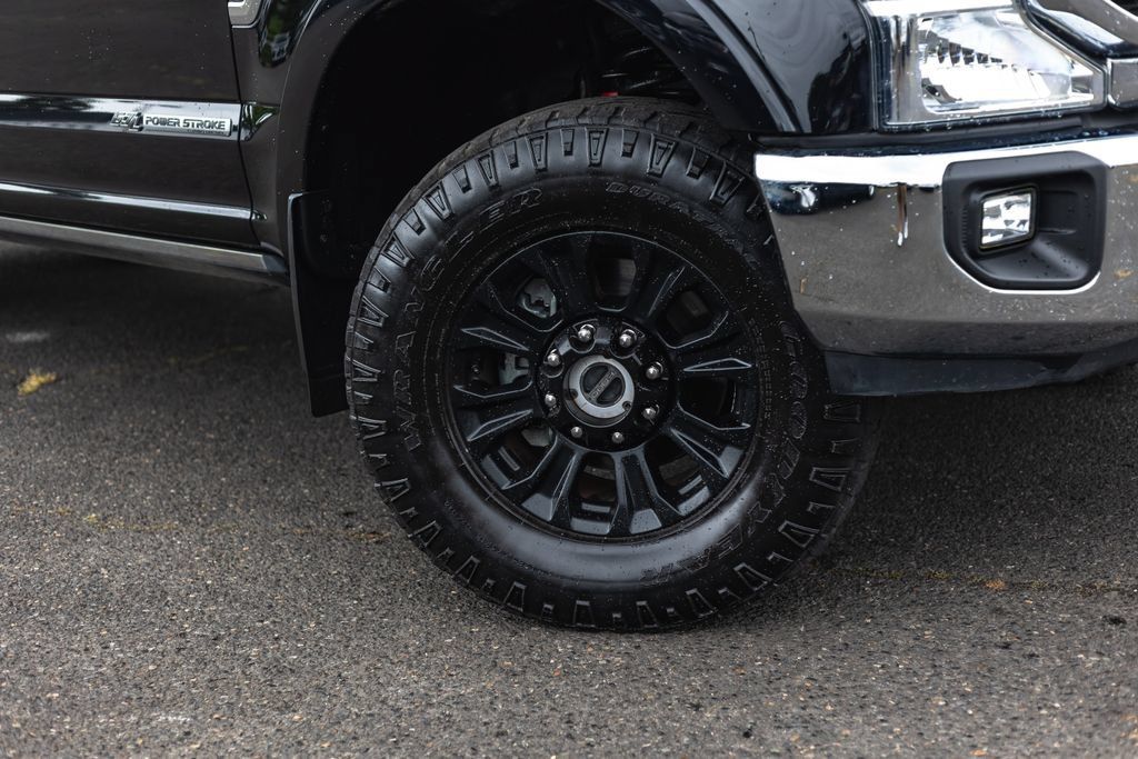 Used 2021 Ford F250 Lariat w/ Tremor Off-Road Package AWD/4WD image 4