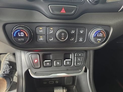 Used 2019 GMC Terrain Denali w/ Driver Alert Package II AWD/4WD image 20