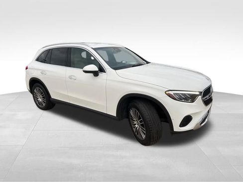 Used 2025 Mercedes-Benz GLC 300 4MATIC image 1