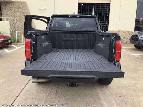 Used 2024 Toyota Tacoma TRD Off-Road image 14