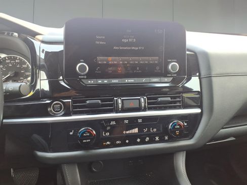 Used 2024 Nissan Pathfinder SV AWD/4WD image 17